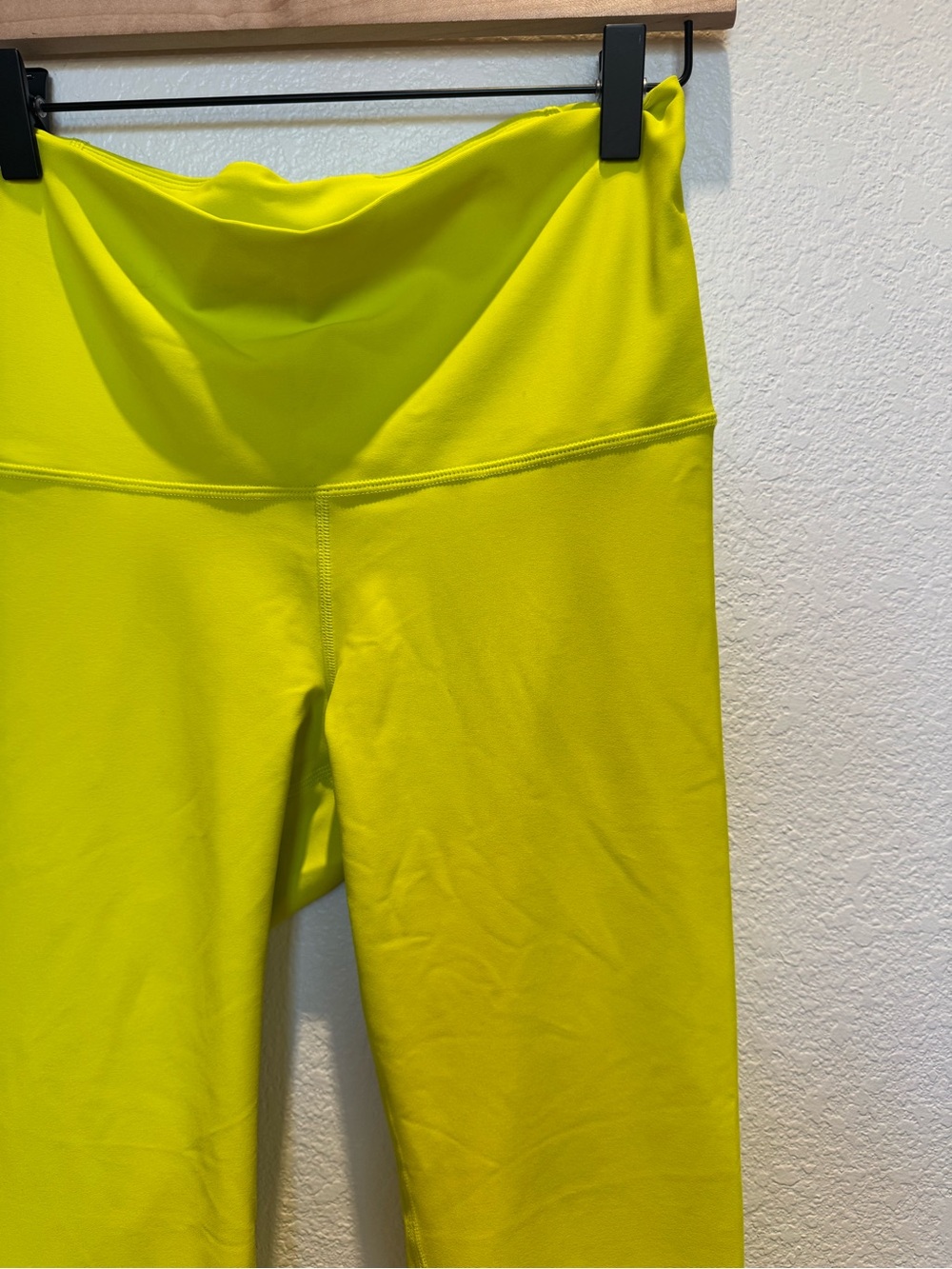 Womens High-Waist Performance Leggings - Neon Yellow